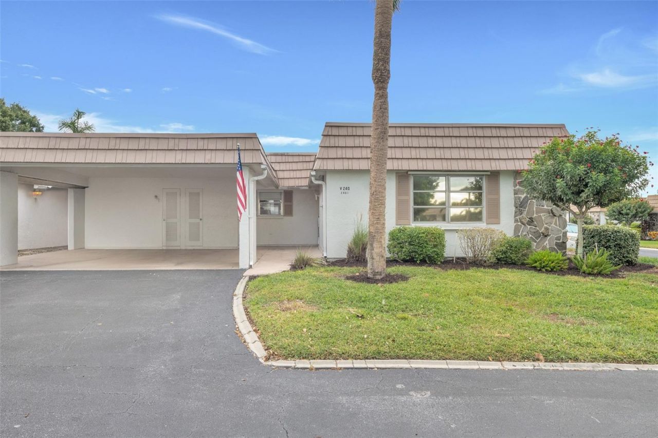 2401 Riverbluff Parkway, Unit V240, Sarasota, FL 34231 Photo