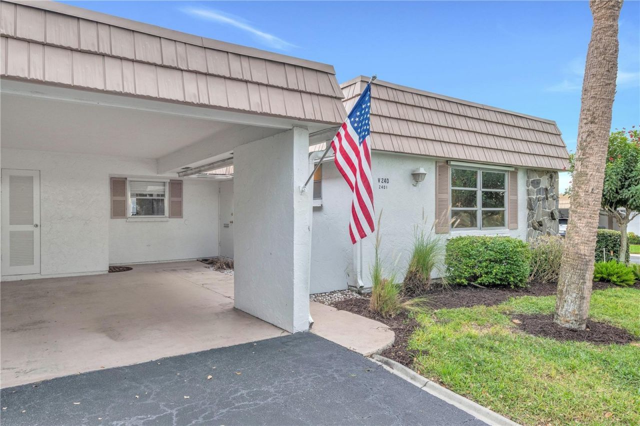 2401 Riverbluff Parkway, Unit V240, Sarasota, FL 34231 Photo