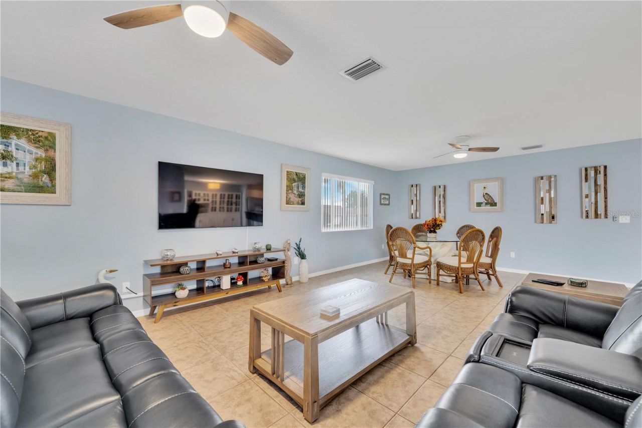 2401 Riverbluff Parkway, Unit V240, Sarasota, FL 34231 Photo