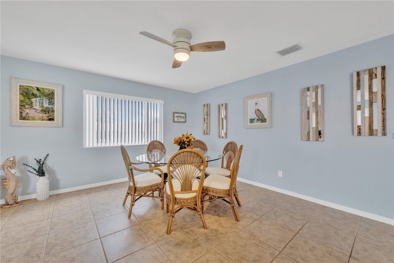2401 Riverbluff Parkway, Unit V240, Sarasota, FL 34231 Photo