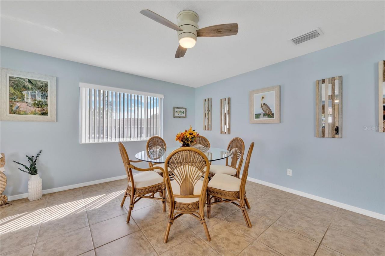 2401 Riverbluff Parkway, Unit V240, Sarasota, FL 34231 Photo