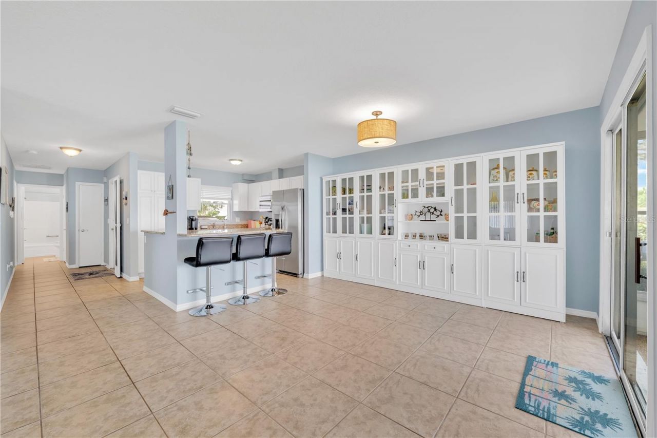 2401 Riverbluff Parkway, Unit V240, Sarasota, FL 34231 Photo