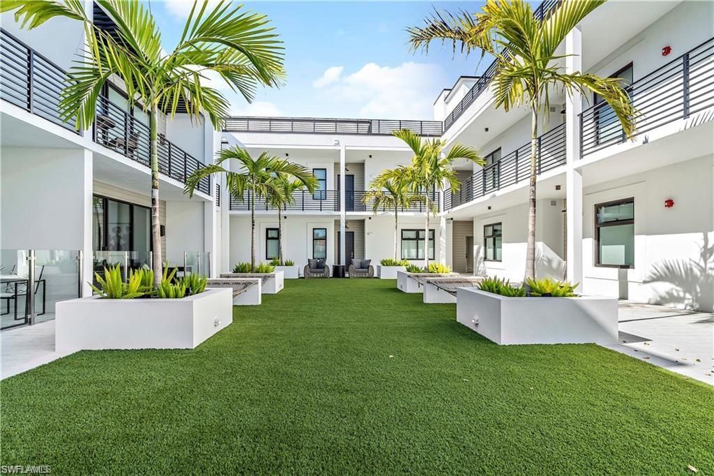 850 Central Ave, Unit 202, Naples, FL 34102 Photo