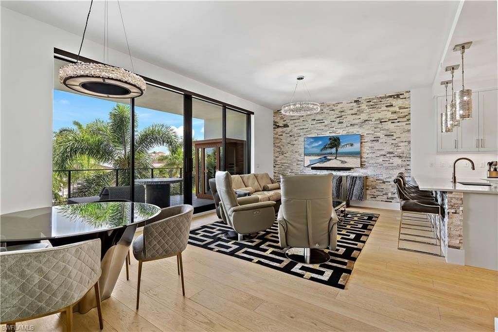 850 Central Ave, Unit 202, Naples, FL 34102 Photo