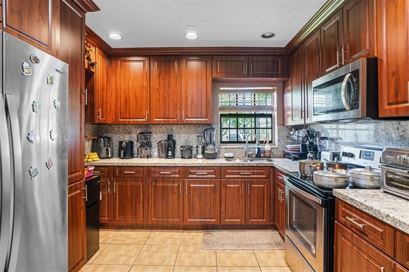 45 NE 212th St, Miami, FL 33179 Photo