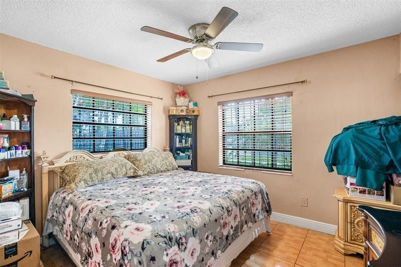 45 NE 212th St, Miami, FL 33179 Photo