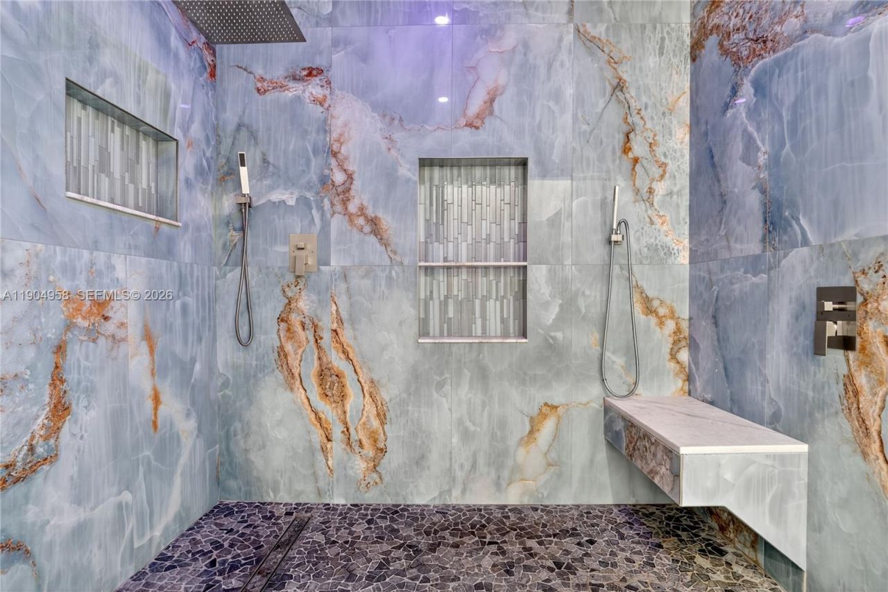 2325 NE 194 Street, Miami, FL 33180 Photo