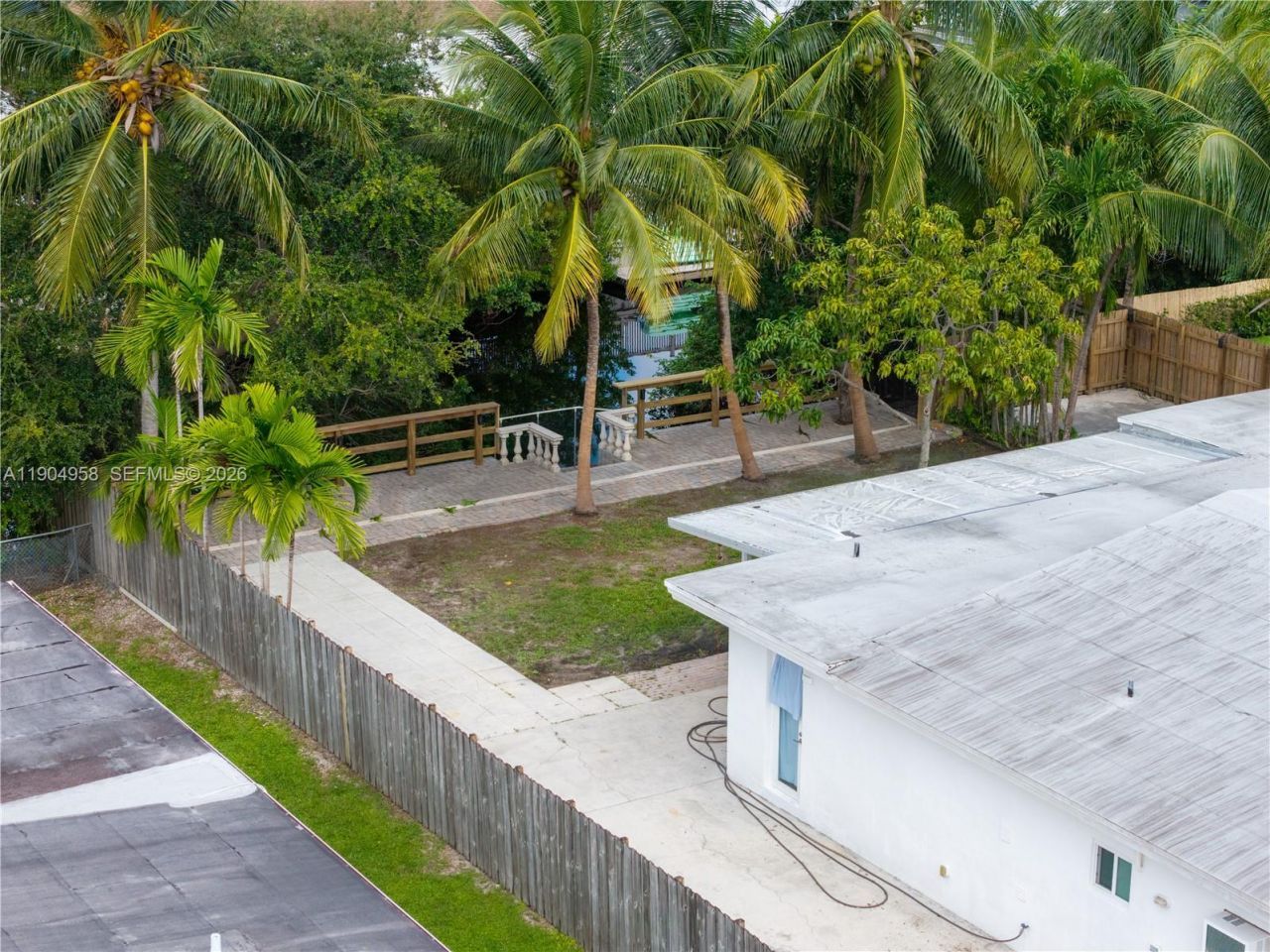 2325 NE 194 Street, Miami, FL 33180 Photo