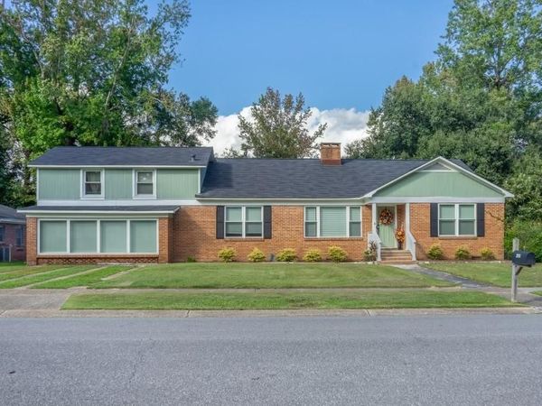 2858 Thornhill Drive, Mobile, AL 36606