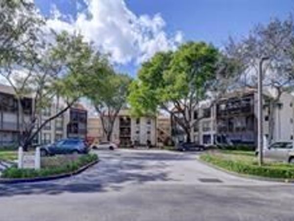 6701 N University Dr, Unit 216, Tamarac, FL 33321