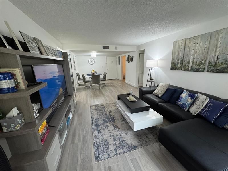 6701 N University Drive, Unit 216, Tamarac, FL 33321 Photo