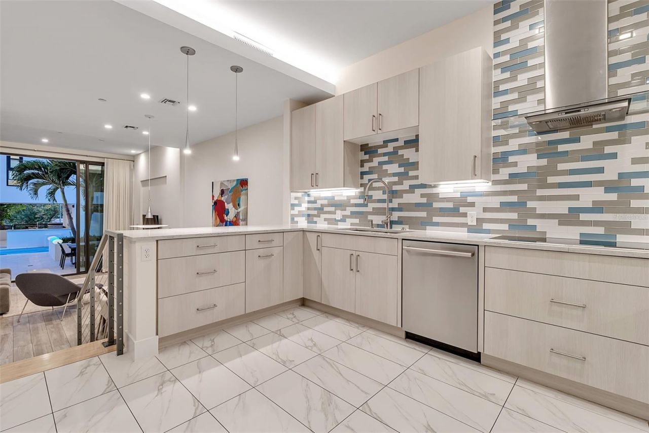 1542 4th Street, Unit 210, Sarasota, FL 34236 Photo