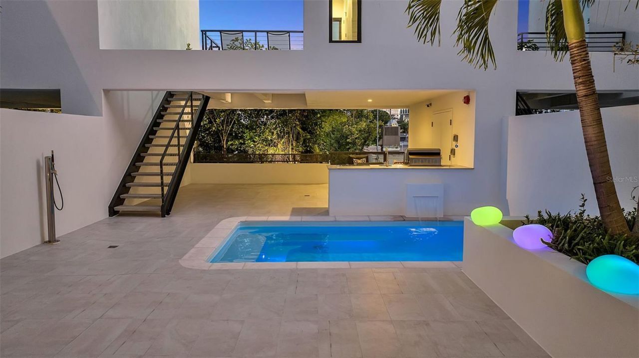 1542 4th Street, Unit 210, Sarasota, FL 34236 Photo