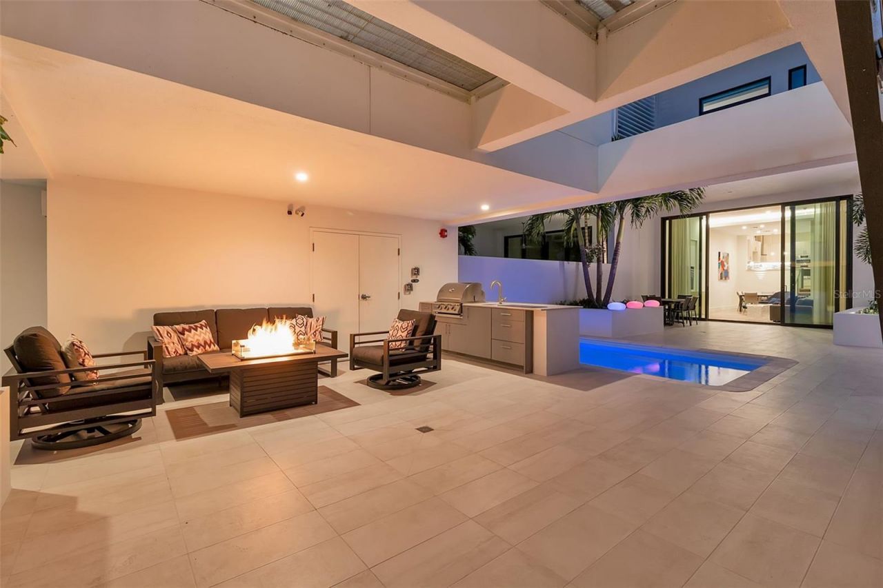 1542 4th Street, Unit 210, Sarasota, FL 34236 Photo