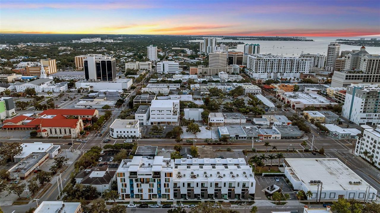 1542 4th Street, Unit 210, Sarasota, FL 34236 Photo