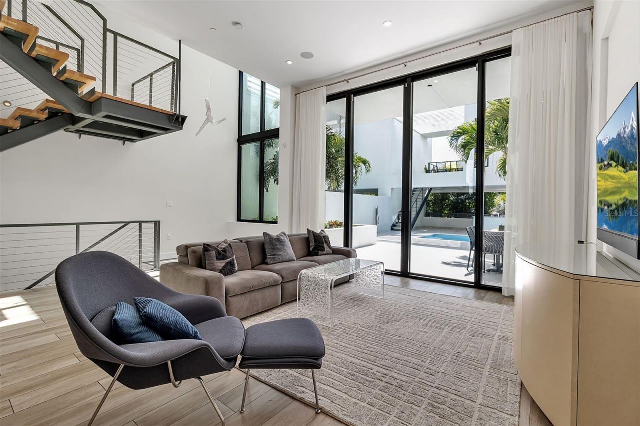 1542 4th Street, Unit 210, Sarasota, FL 34236 Photo