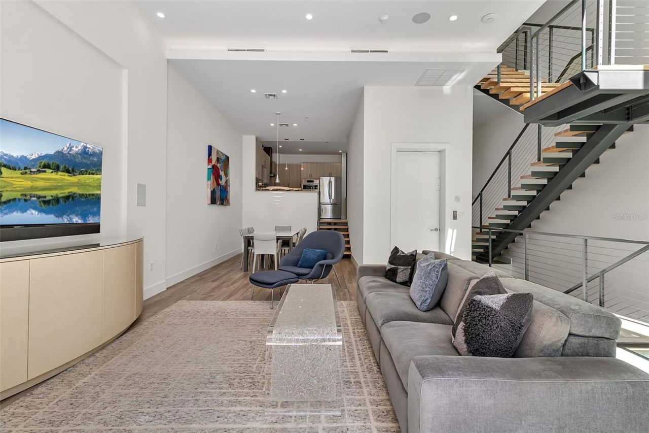 1542 4th Street, Unit 210, Sarasota, FL 34236 Photo