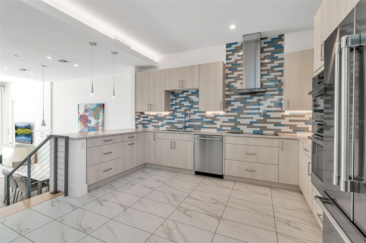 1542 4th Street, Unit 210, Sarasota, FL 34236 Photo