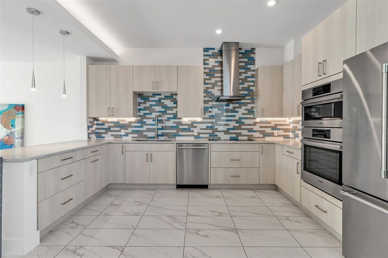 1542 4th Street, Unit 210, Sarasota, FL 34236 Photo