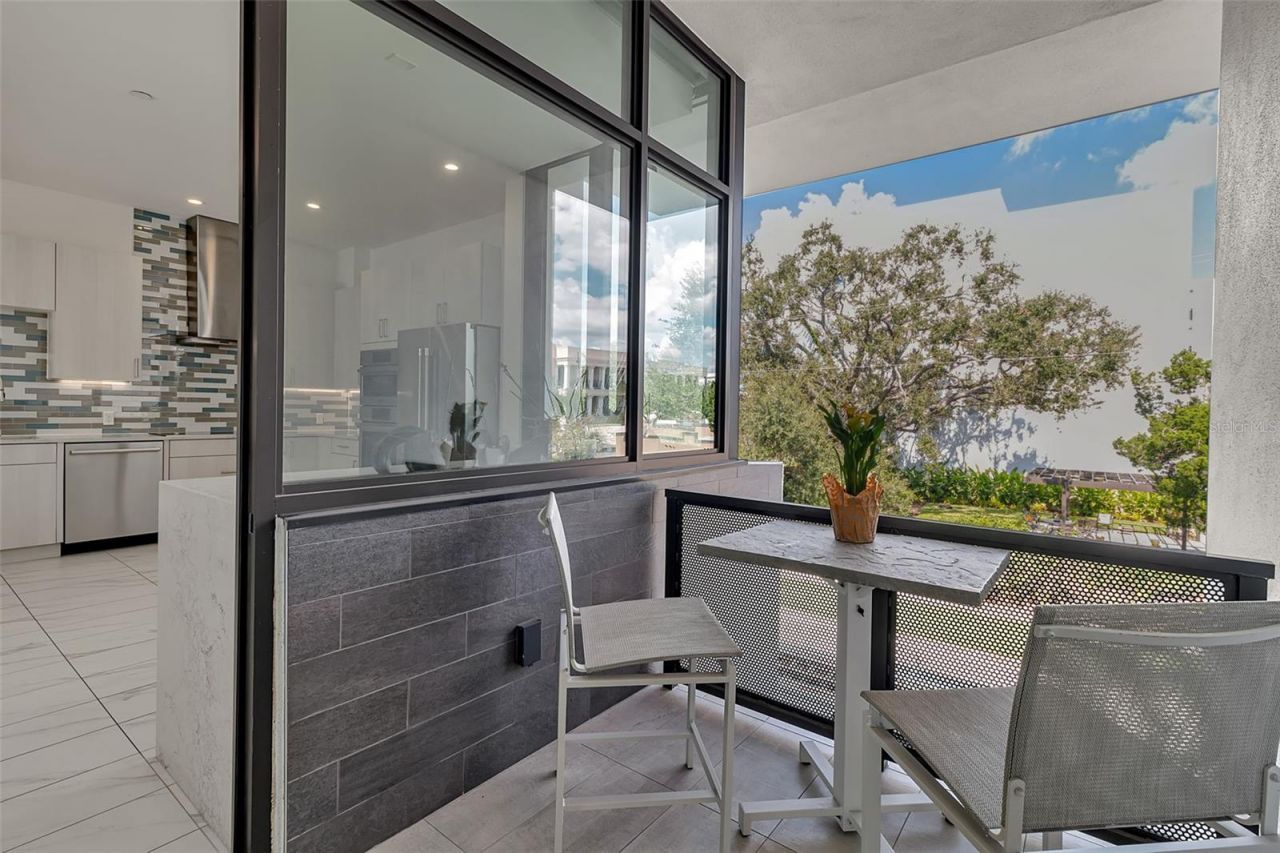 1542 4th Street, Unit 210, Sarasota, FL 34236 Photo