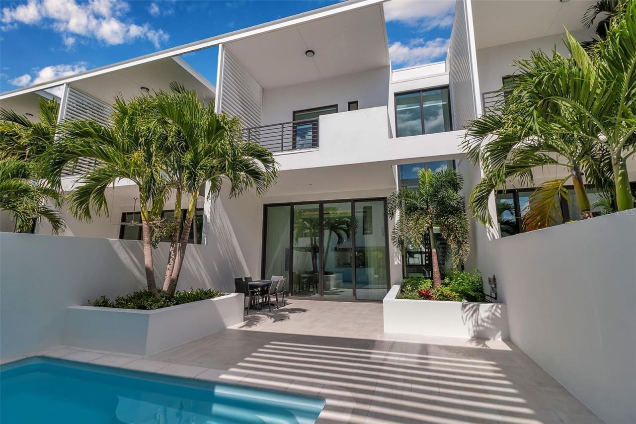 1542 4th Street, Unit 210, Sarasota, FL 34236 Photo