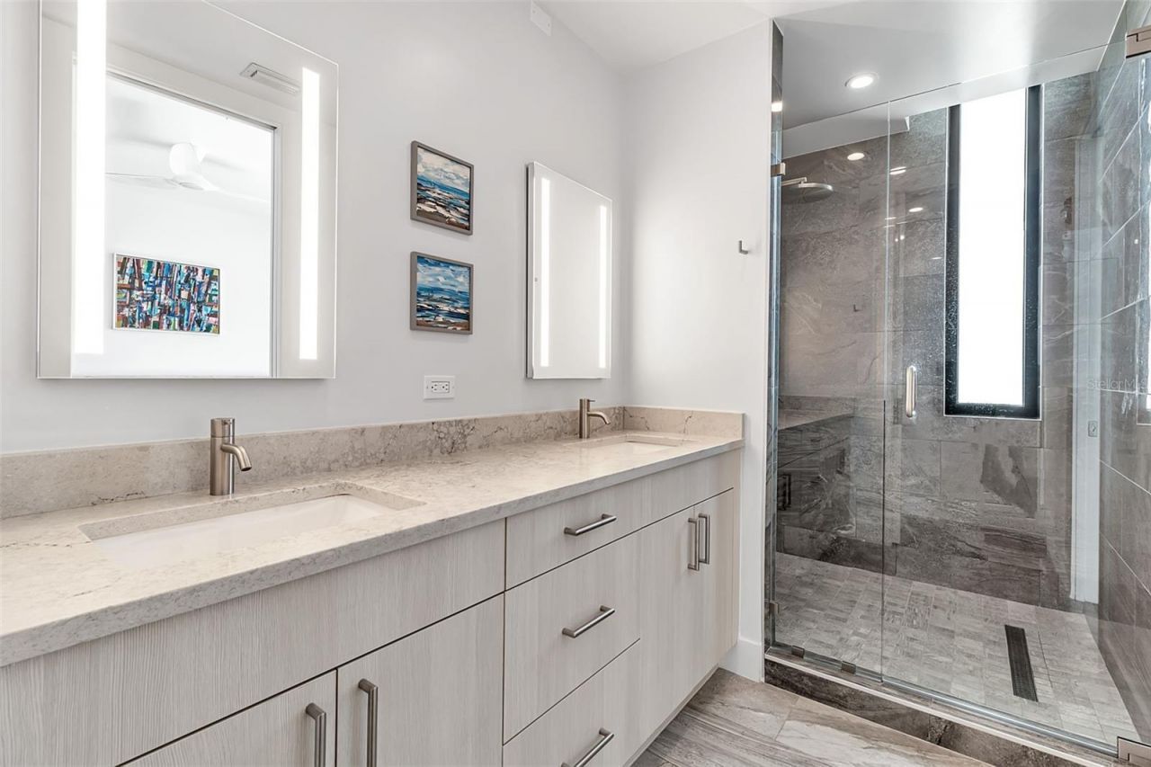 1542 4th Street, Unit 210, Sarasota, FL 34236 Photo