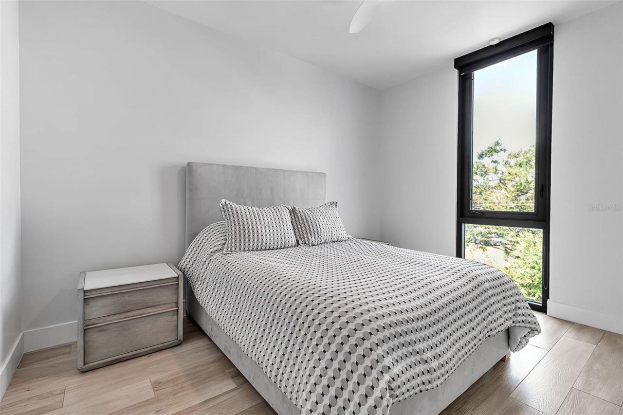 1542 4th Street, Unit 210, Sarasota, FL 34236 Photo