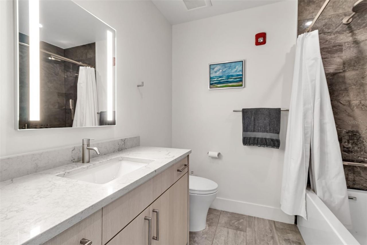 1542 4th Street, Unit 210, Sarasota, FL 34236 Photo