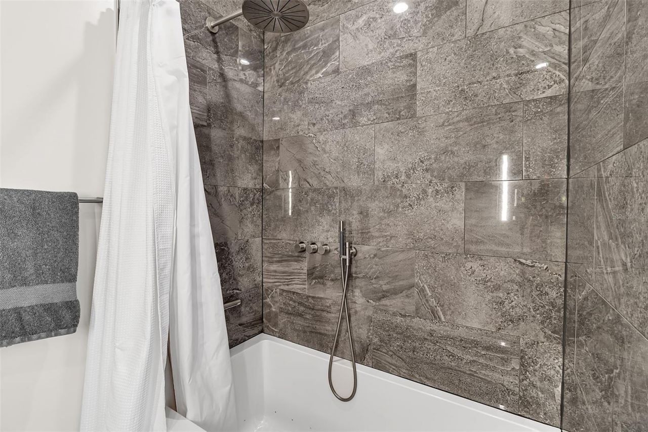 1542 4th Street, Unit 210, Sarasota, FL 34236 Photo