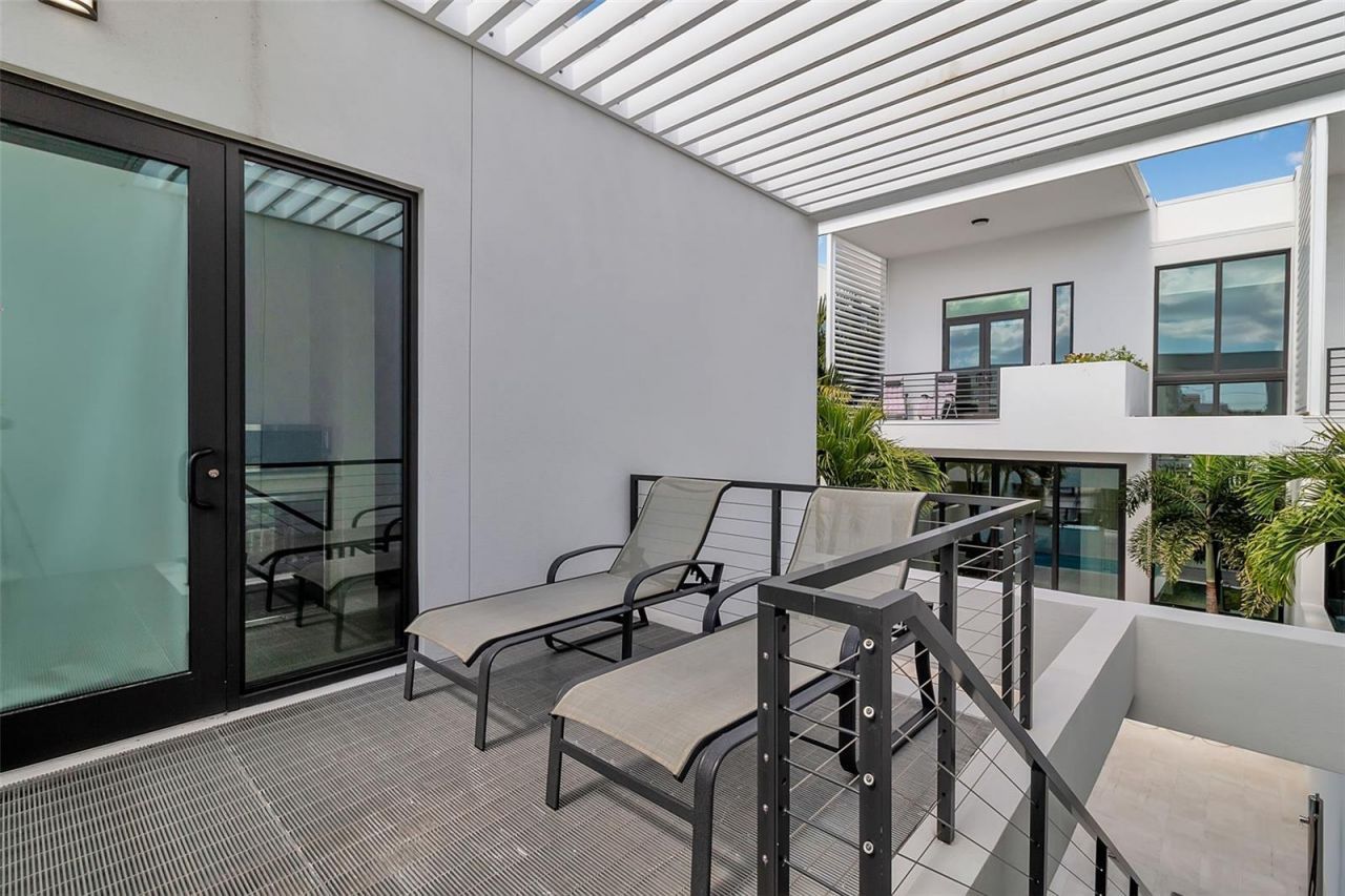 1542 4th Street, Unit 210, Sarasota, FL 34236 Photo