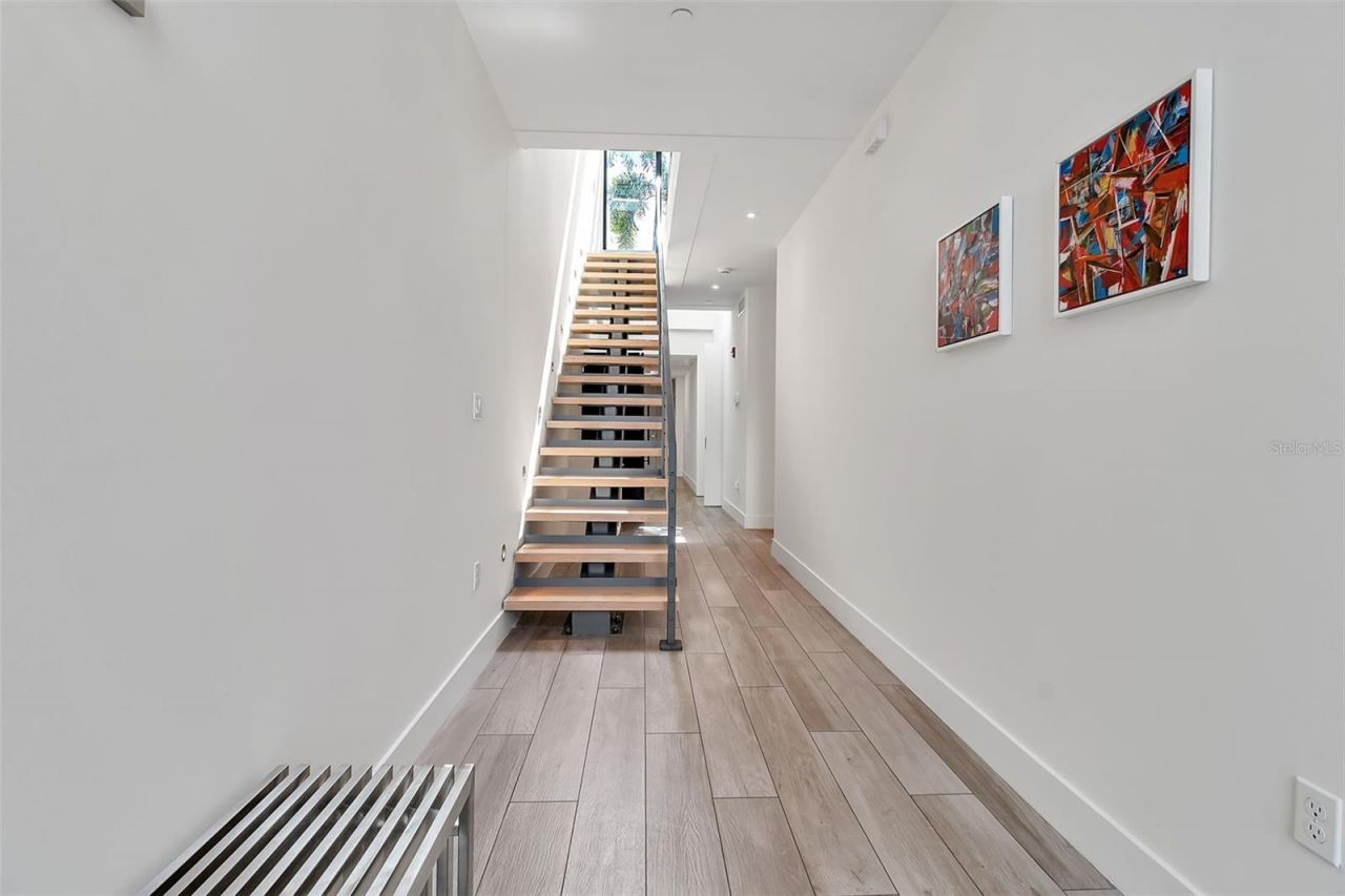 1542 4th Street, Unit 210, Sarasota, FL 34236 Photo