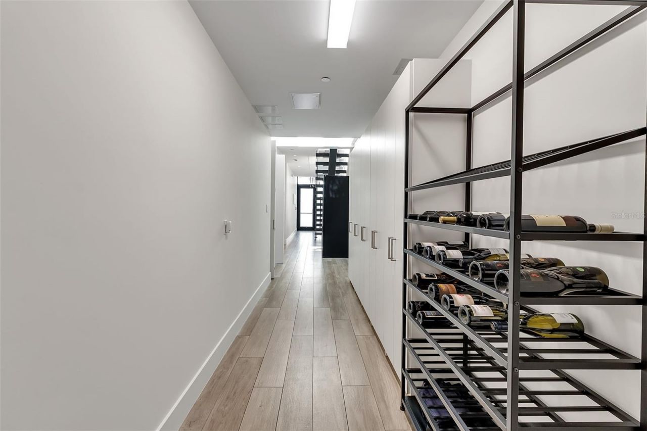 1542 4th Street, Unit 210, Sarasota, FL 34236 Photo