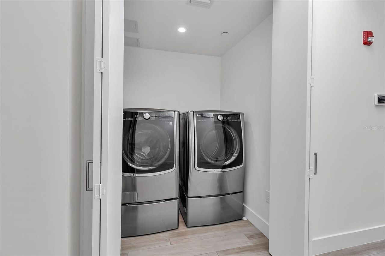 1542 4th Street, Unit 210, Sarasota, FL 34236 Photo