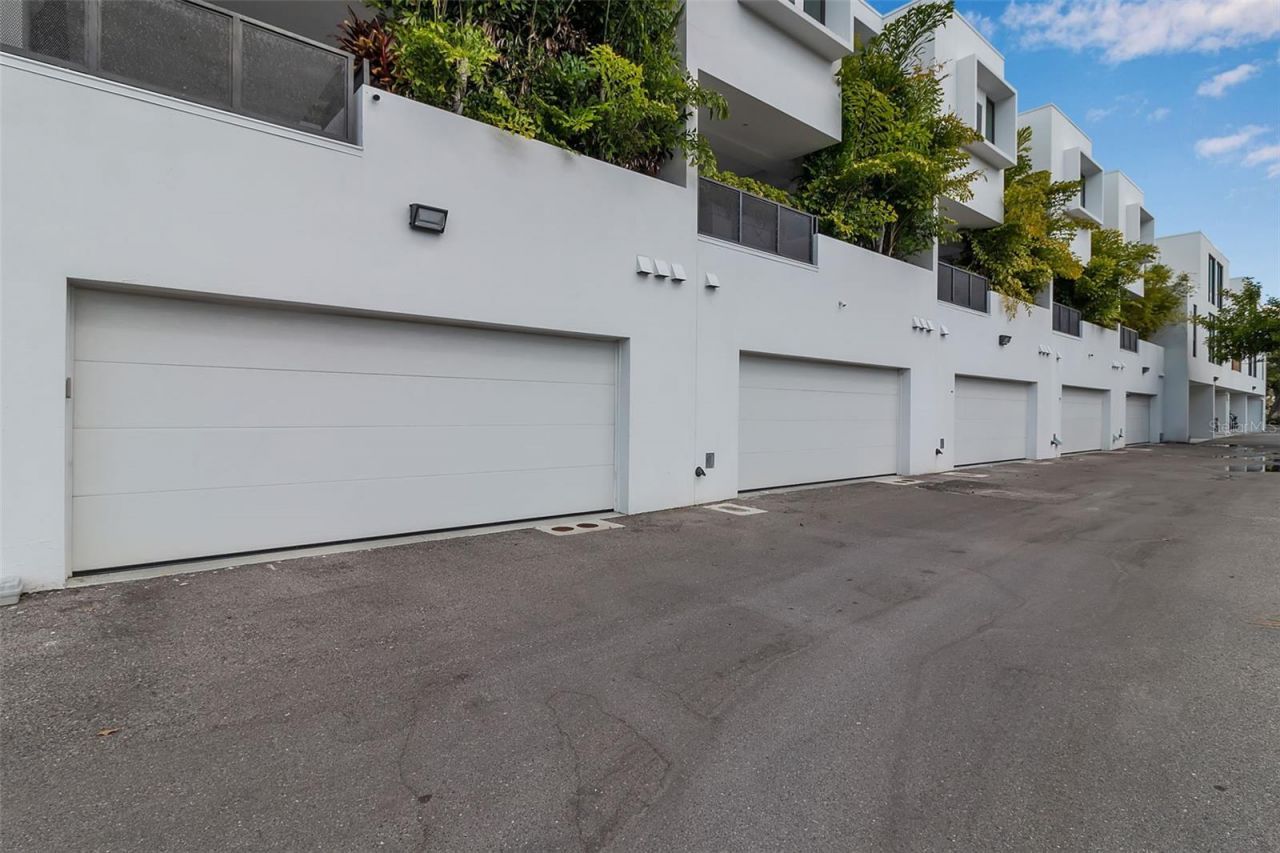 1542 4th Street, Unit 210, Sarasota, FL 34236 Photo