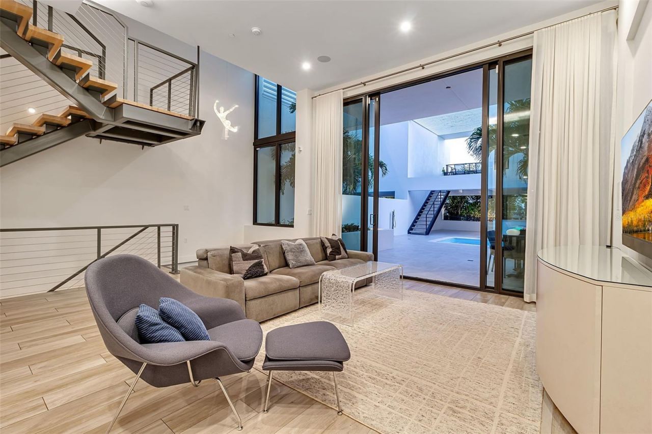 1542 4th Street, Unit 210, Sarasota, FL 34236 Photo