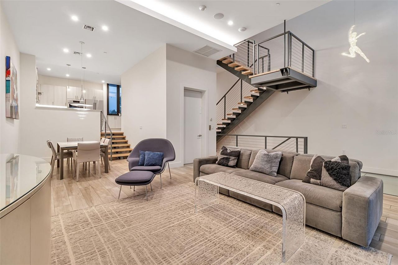 1542 4th Street, Unit 210, Sarasota, FL 34236 Photo