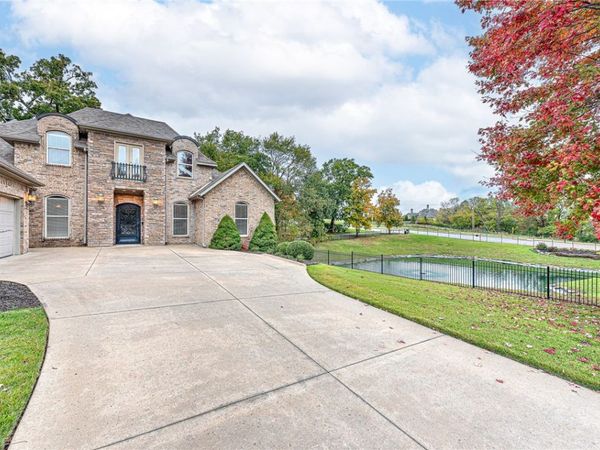5104 S Sloan Circle, Rogers, AR 72758