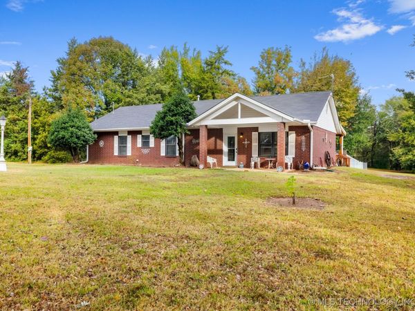2607 E 2092 Road, Hugo, OK 74743