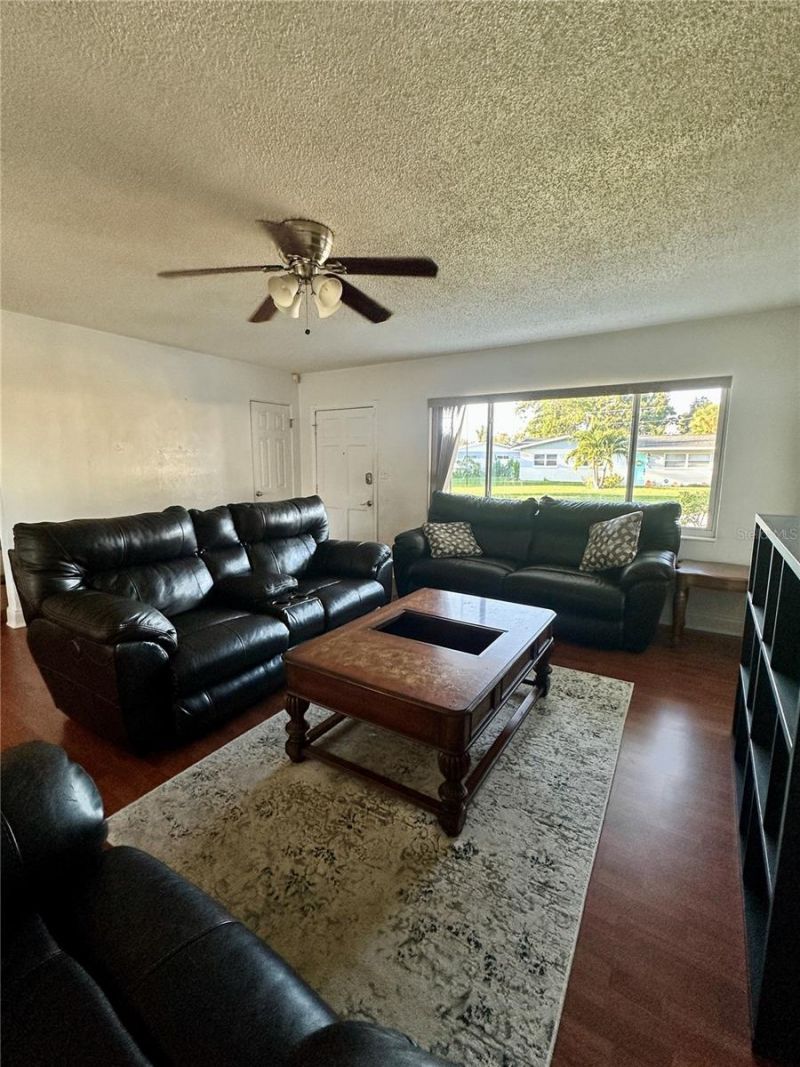 3673 Searobin Drive Se, Saint Petersburg, FL 33705 Photo