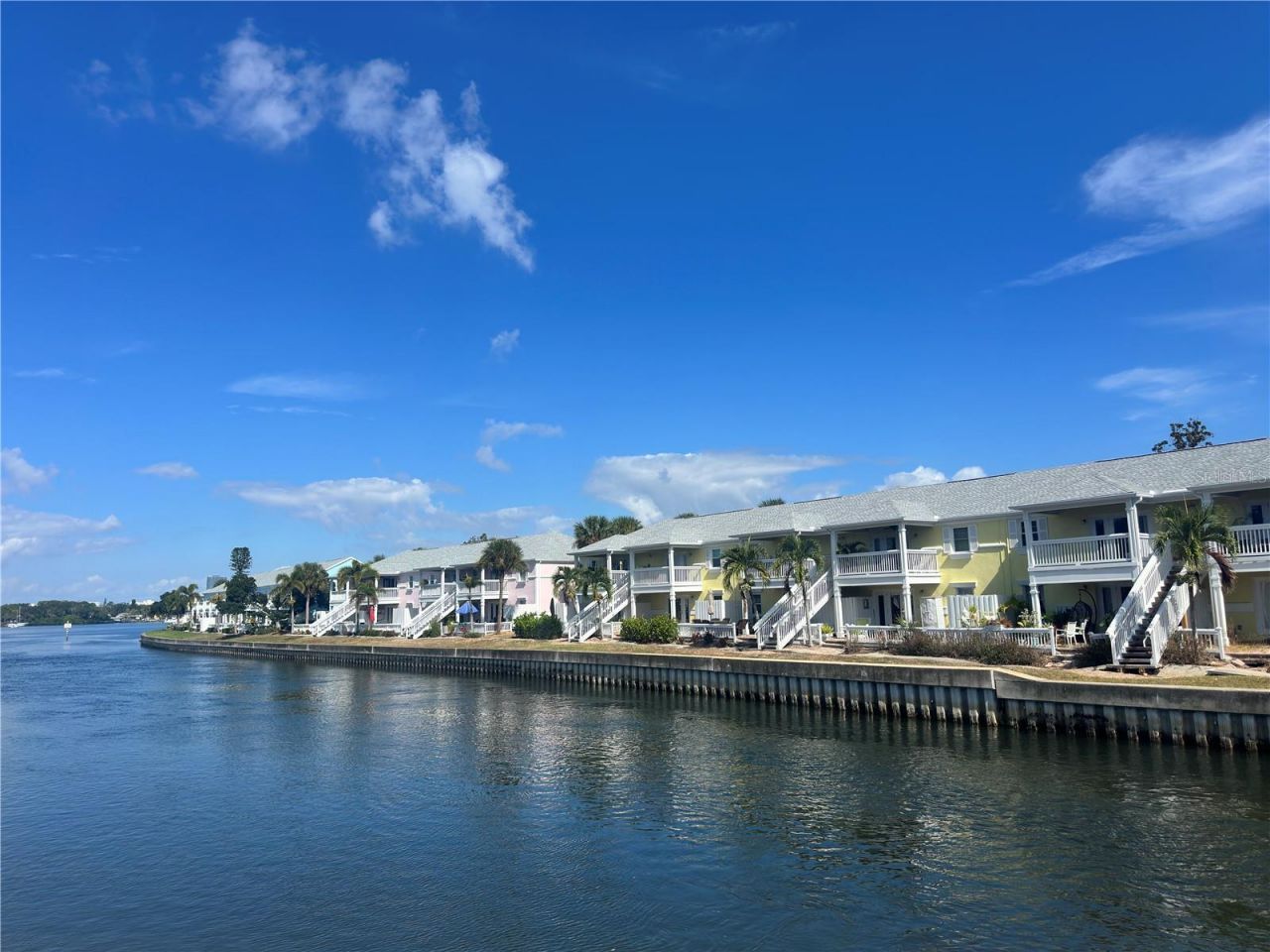 3673 Searobin Drive Se, Saint Petersburg, FL 33705 Photo