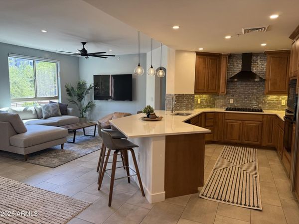 15802 N 71ST Street N, Unit 210, Scottsdale, AZ 85254