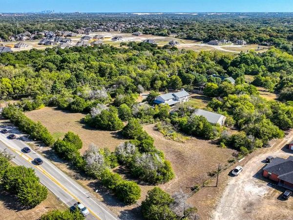 1922 W Pleasant Run Road, DeSoto, TX 75115