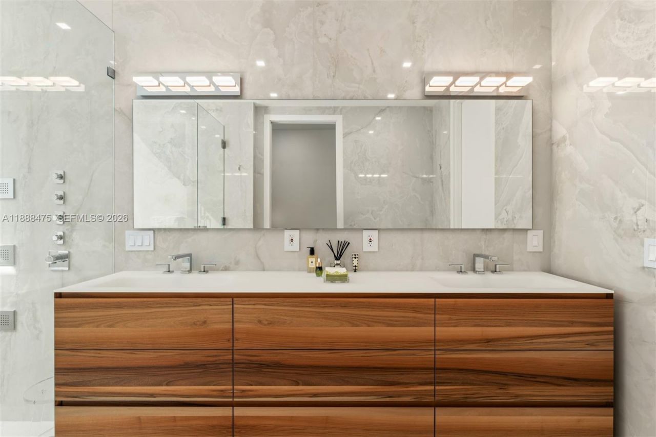 3114 Prairie Ave, Miami Beach, FL 33140 Photo