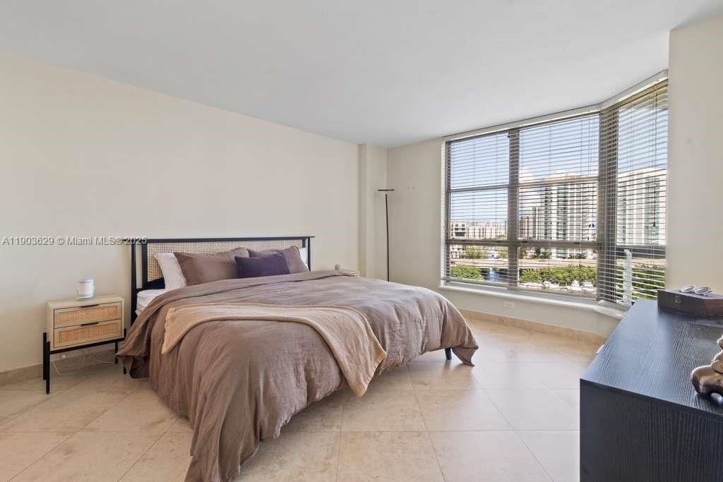 3600 Mystic Pointe Dr, Unit 1209, Aventura, FL 33180 Photo