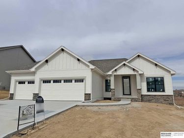 16552 Wirt Street, Omaha, NE 68116