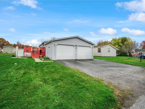 6266 Bayview Station, Newfane, NY 14108