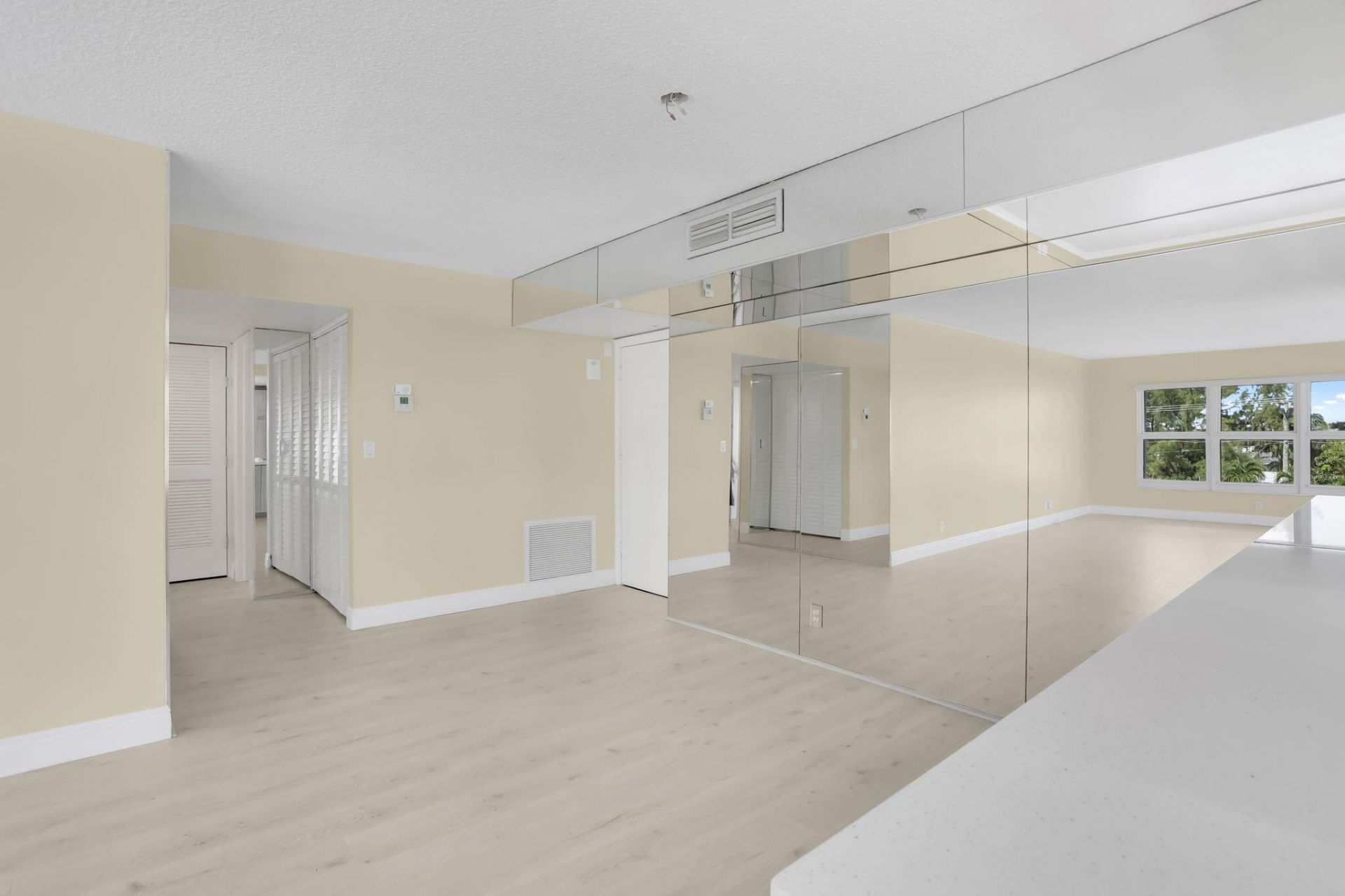 405 N Ocean Boulevard, Unit 329, Pompano Beach, FL 33062 Photo