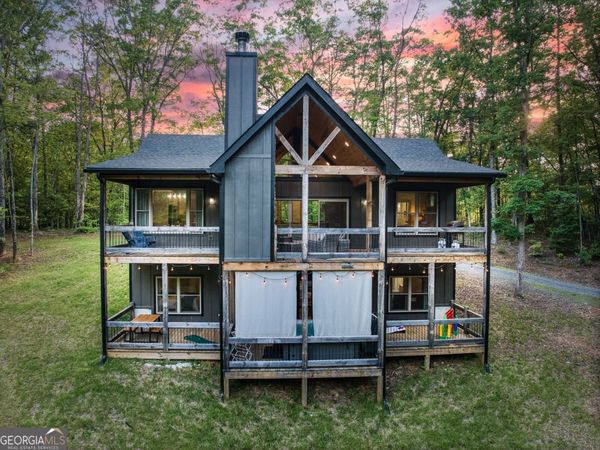 284 Lees Ride, Mccaysville, GA 30555