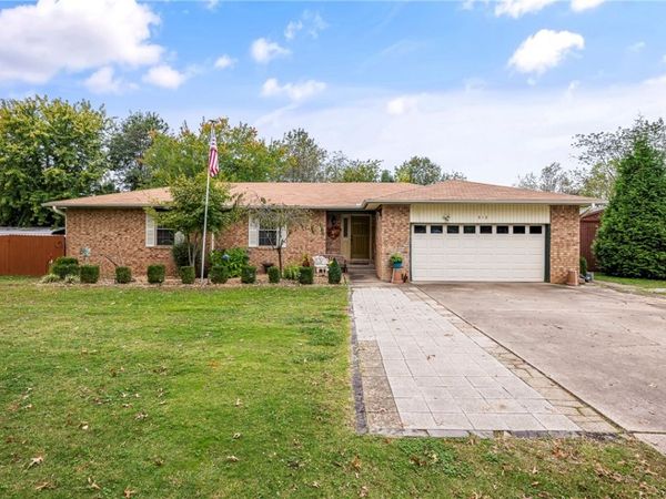 618 N Oakwood Street, Lowell, AR 72745