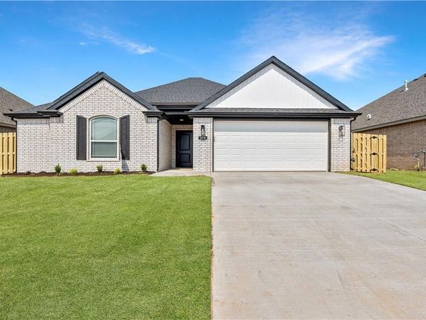 1111 Calla Lily Avenue, Lowell, AR 72745